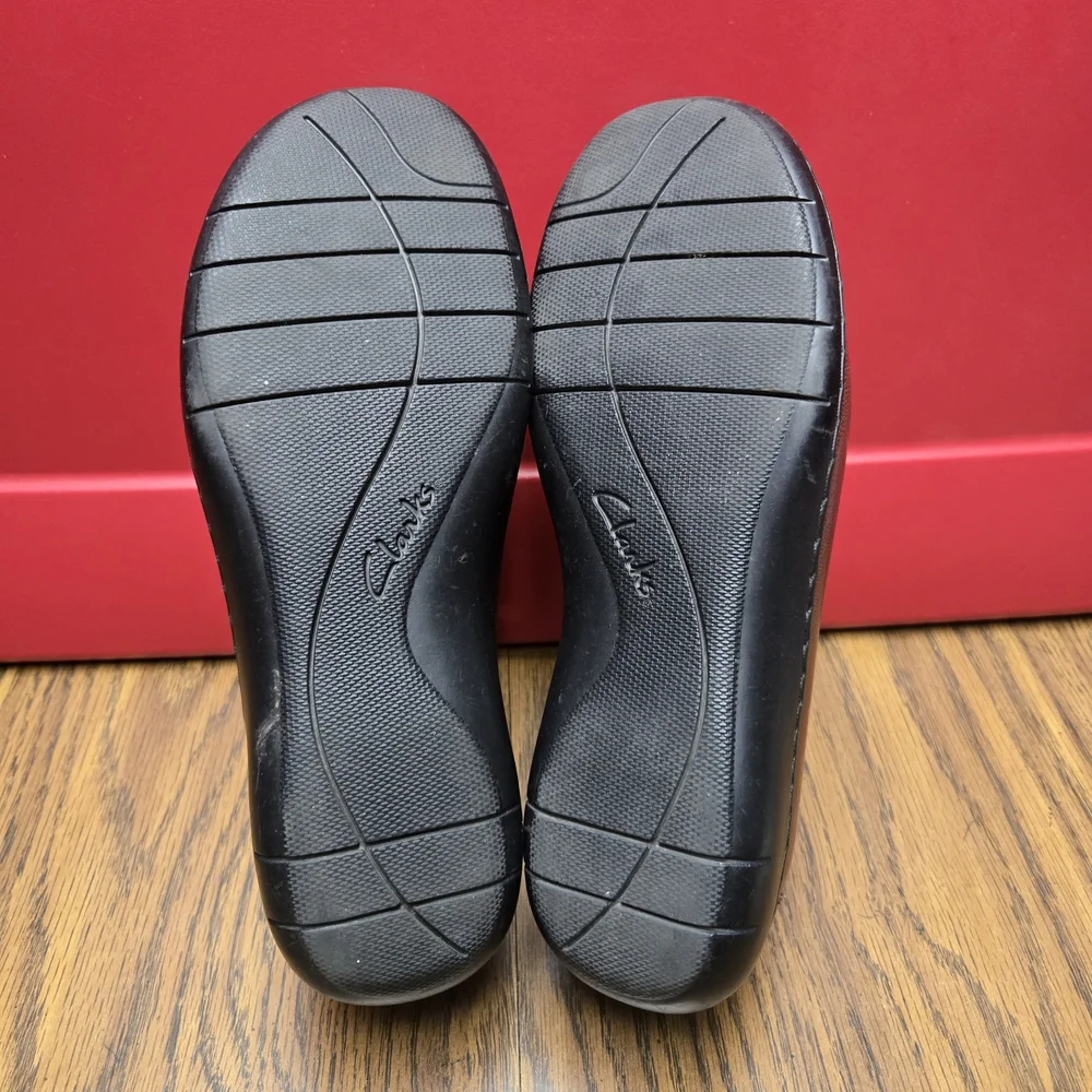 Women's Clarks Alligator Loafers. - Picture 6 of 7